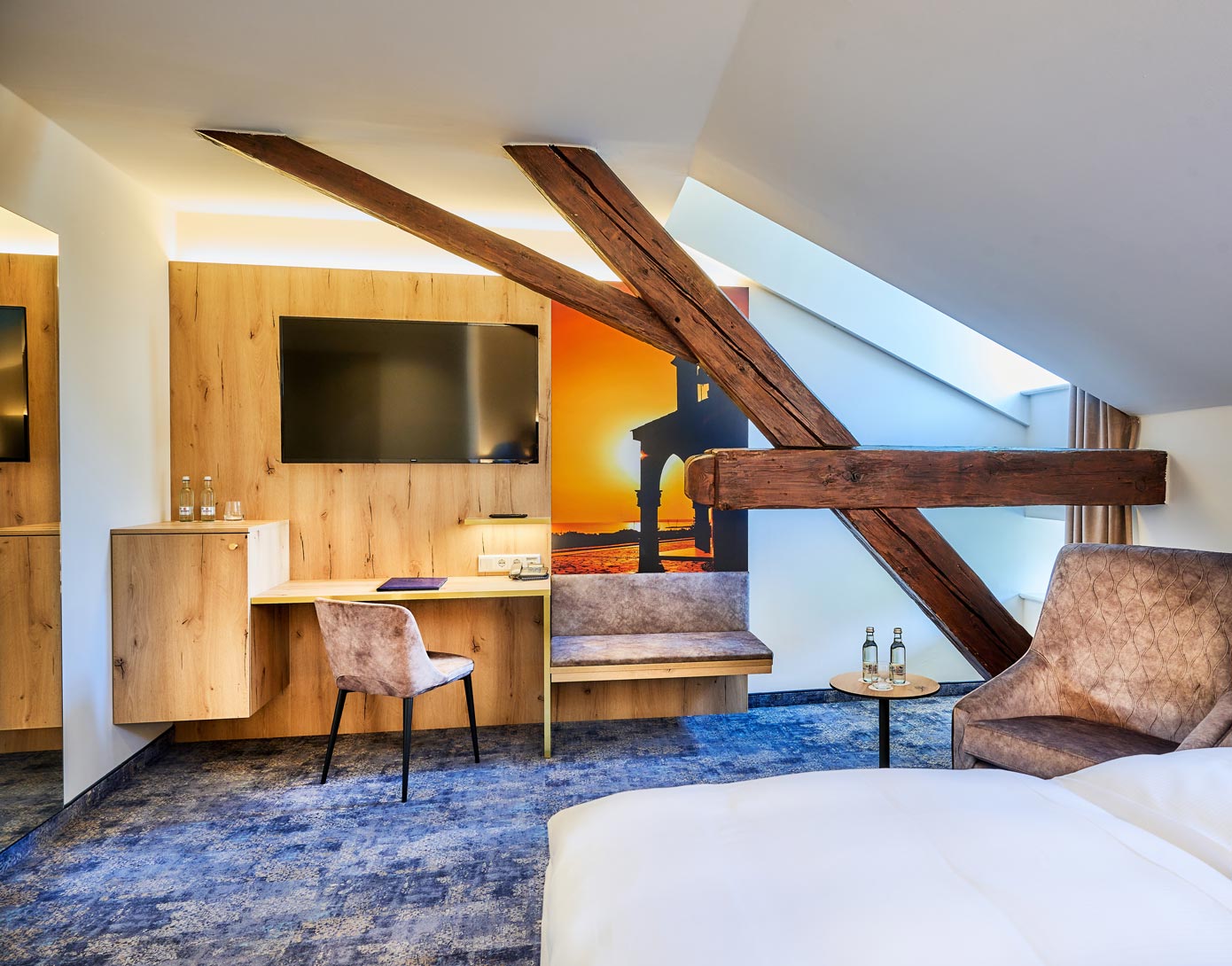 Doppelzimmer mit Holzbalken im Hotel Zur Post