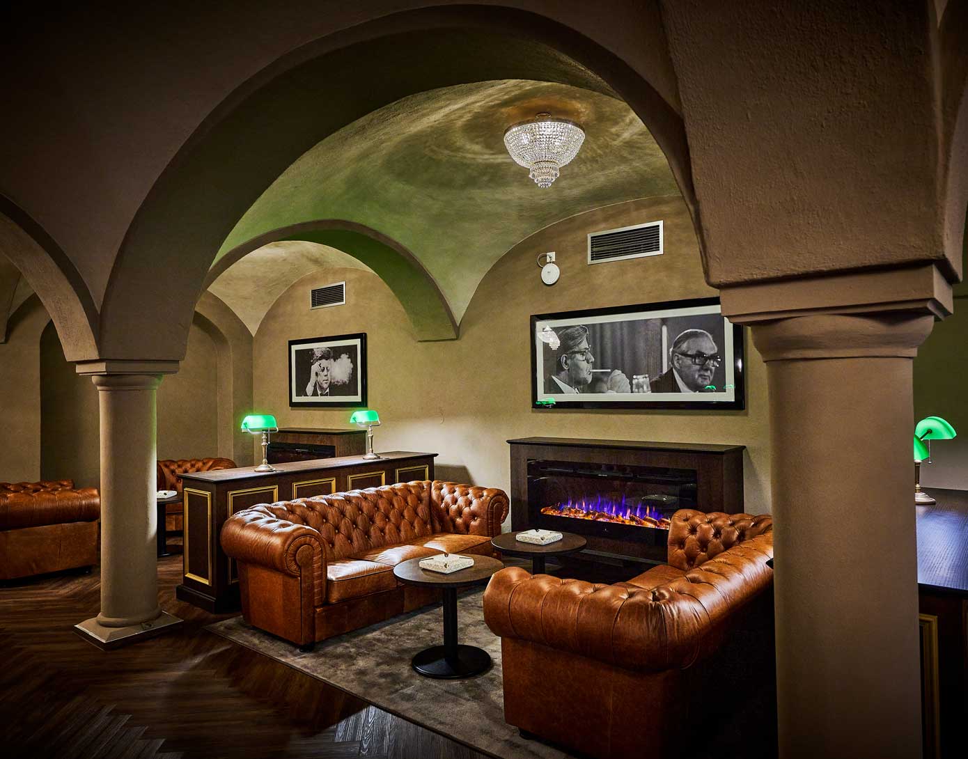 Elegante Sitzecken in der Smoking Lounge